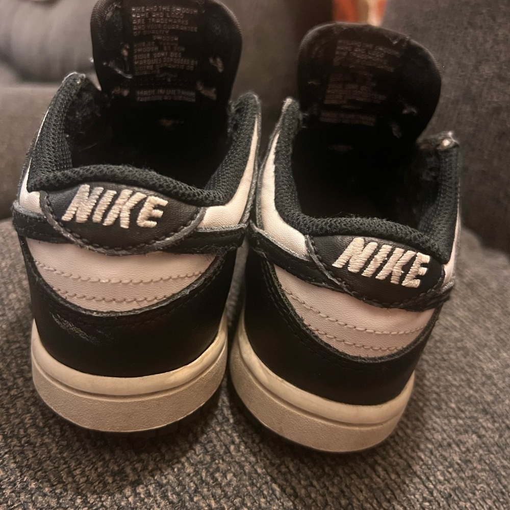 Pre~loved Nike Kids Black and White Sneakers AKA Dunk low. - Picture 3 of 8